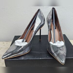 BCBGMAXAZRIA Marain Metallic Leather Metal Heel Graphite Snake Stiletto Sz 8 NWT